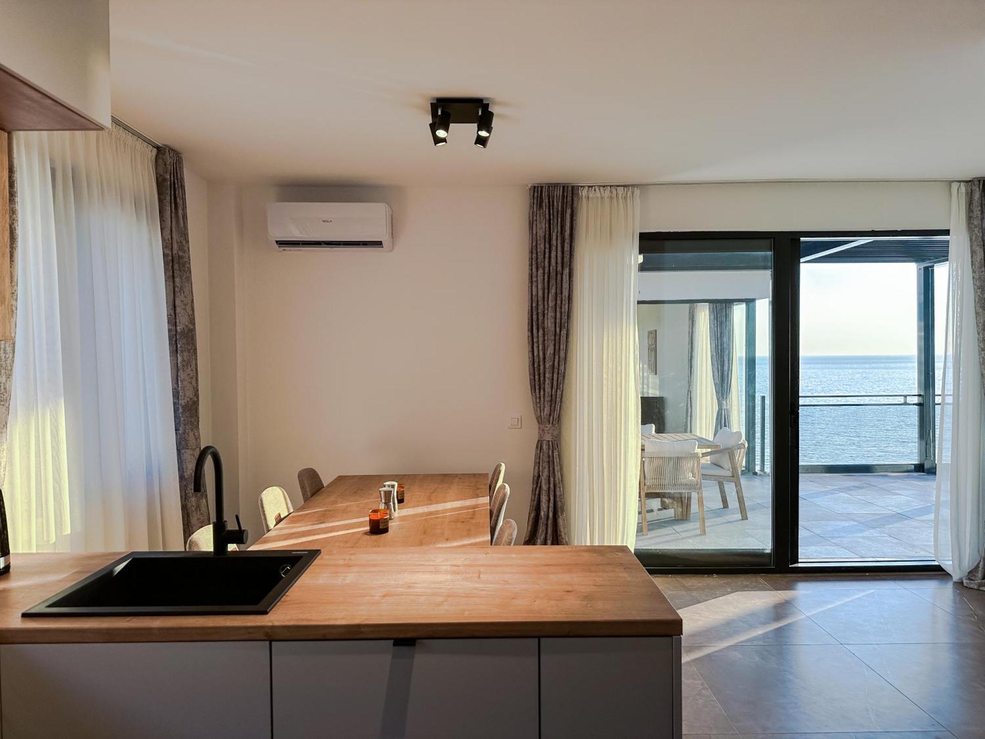 Presidential Sea View * סבטי סטפן
